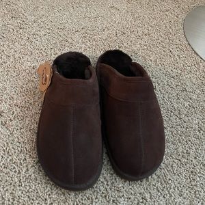 NWT men’s slippers